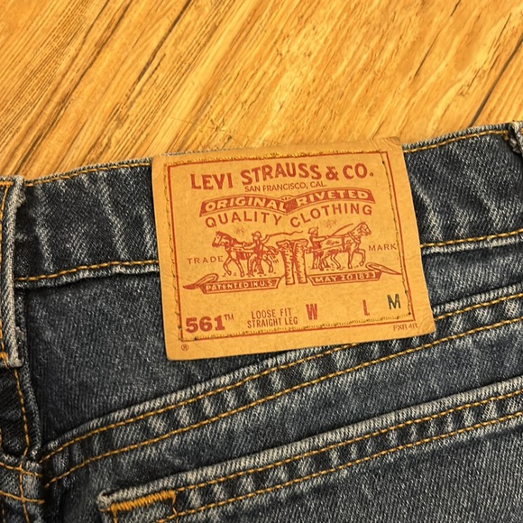 Levi Women’s Jeans Size 8 - Picture 4 of 4
